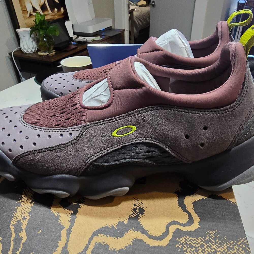 OAKLEY FACTORY TEAM FLESH X BRAIN DEAD Rose Mens Size 10.5 Sandal Mule Clog NEW
